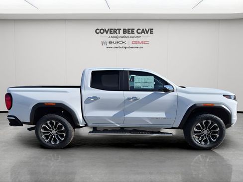 New 2026 GMC Canyon Denali image 11