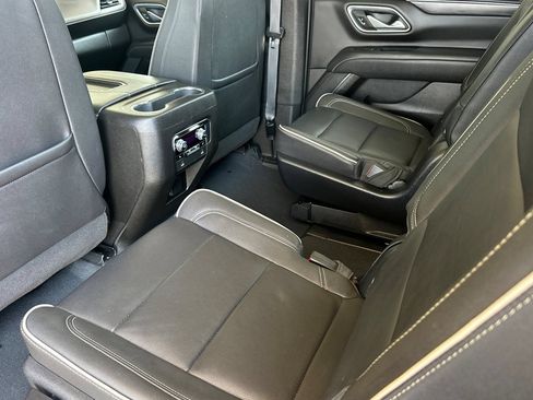 Used 2023 GMC Yukon SLT w/ SLT Premium Package RWD image 14