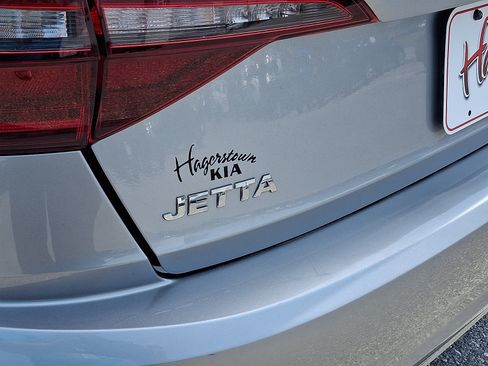 Used 2020 Volkswagen Jetta SE w/ SE Cold Weather Package FWD image 32