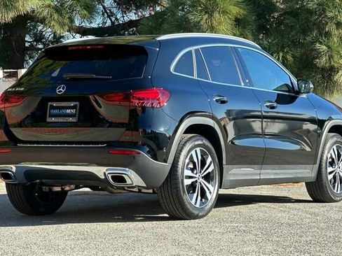Certified 2025 Mercedes-Benz GLA 250 GLA 250 image 4