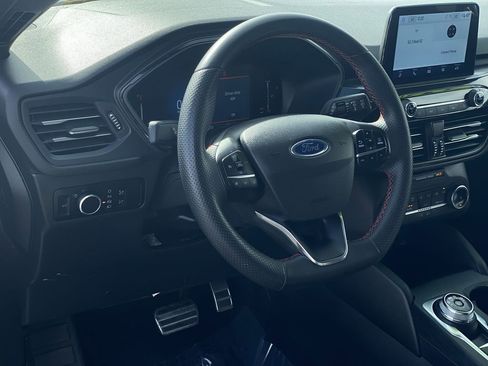 Used 2023 Ford Escape ST-Line FWD image 18