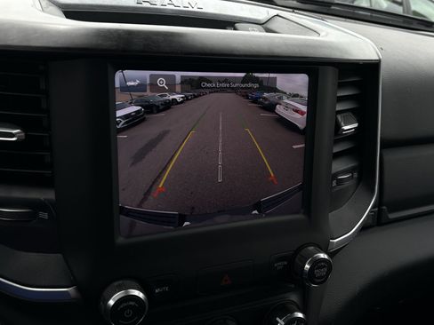 Used 2022 RAM 1500 Big Horn AWD/4WD image 17
