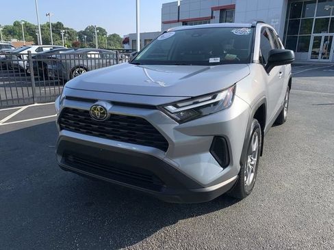 Certified 2025 Toyota RAV4 LE AWD/4WD image 4