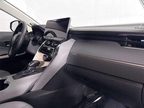 Certified 2024 Toyota Venza Limited image 46