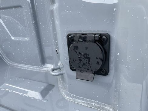 Used 2024 GMC Sierra 1500 Elevation image 34