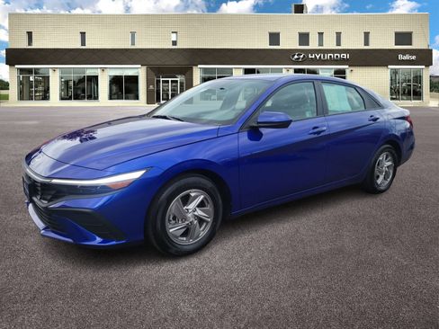 Certified 2025 Hyundai Elantra SE w/ Cargo Package image 7