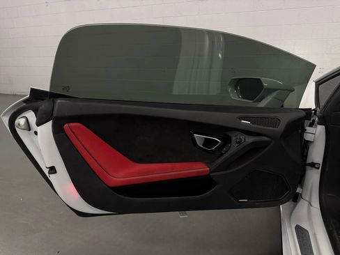 Used 2020 Lamborghini Huracan EVO image 43
