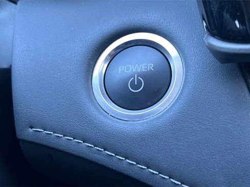 Certified 2025 Toyota Highlander XLE image 24