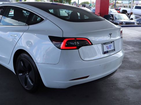 Used 2018 Tesla Model 3 Long Range RWD image 9