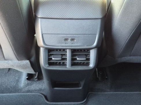Used 2025 Chevrolet Equinox LT w/ Safety and Technology Package FWD image 17