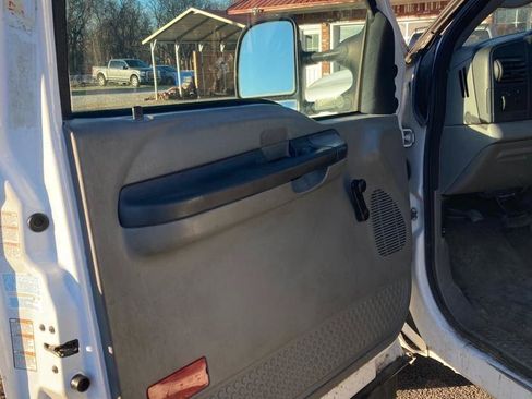 Used 2005 Ford F450 XL RWD image 6