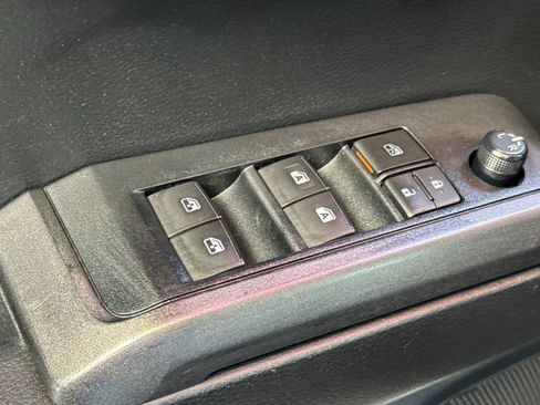Used 2021 Toyota Tacoma TRD Off-Road w/ Technology Package AWD/4WD image 14