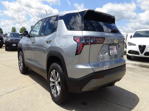 Used 2026 Chevrolet Equinox LT FWD image 8