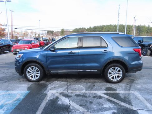Used 2018 Ford Explorer XLT w/ Equipment Group 201A image 8