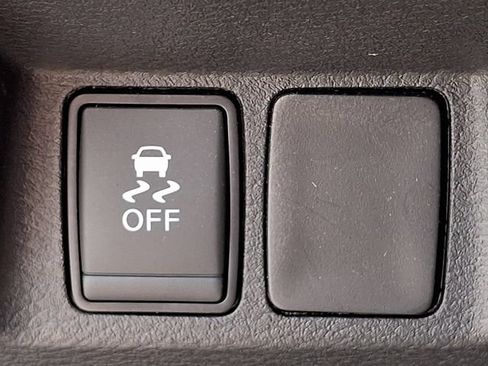 Used 2025 Nissan Frontier SV w/ SV Convenience Package AWD/4WD image 25