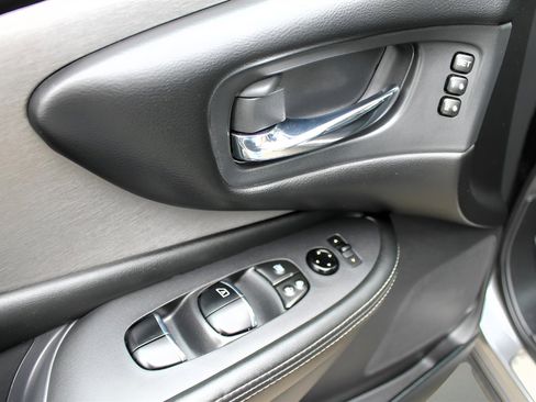 Used 2023 Nissan Murano SL w/ SL Moonroof Package image 12