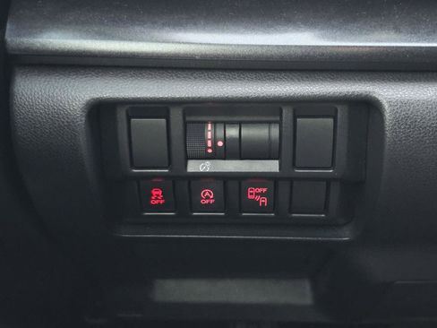 Used 2022 Subaru Crosstrek 2.5i Sport w/ Moonroof Package image 11