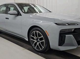 Used 2023 BMW 760i xDrive video 1
