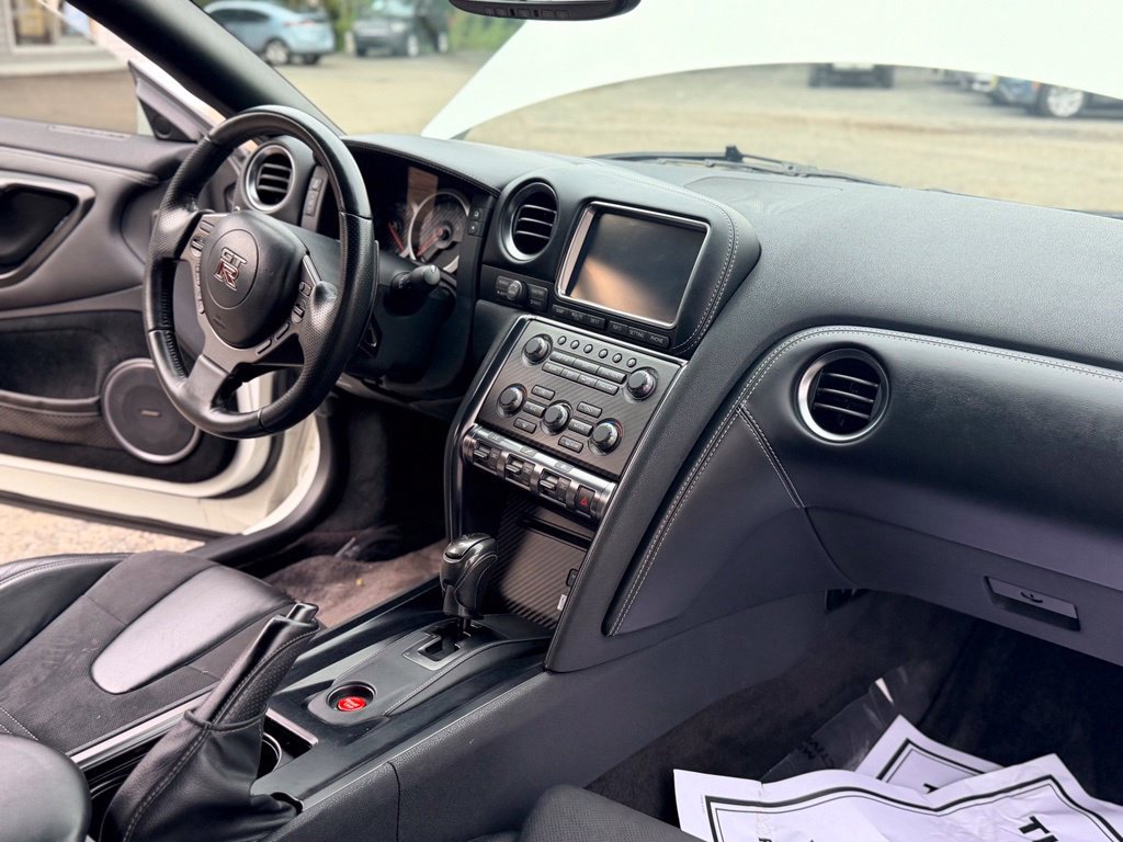 Used 2015 Nissan GT-R Premium AWD/4WD image 33