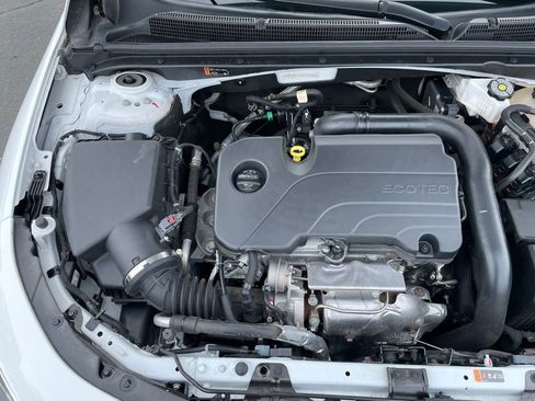 Used 2023 Chevrolet Malibu LT FWD image 38