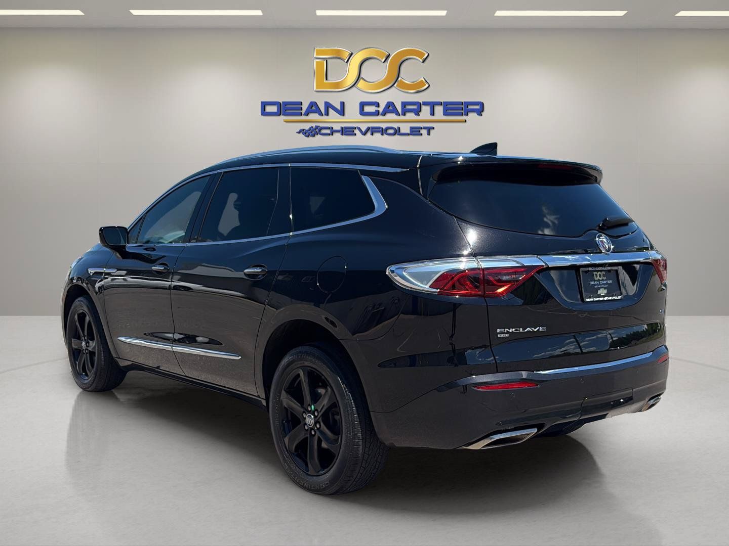 Used 2023 Buick Enclave Essence w/ Sport Touring Edition AWD/4WD image 3