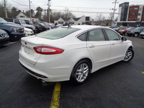 Used 2014 Ford Fusion SE w/ Equipment Group 202A image 4