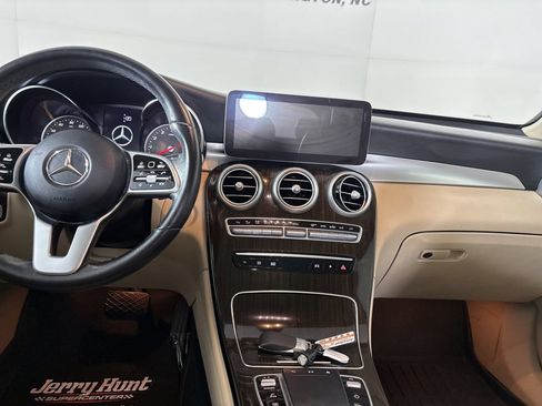 Used 2021 Mercedes-Benz GLC 300 4MATIC image 26