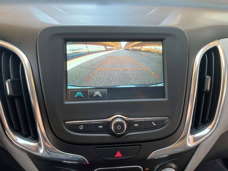 Used 2018 Chevrolet Equinox LS AWD/4WD image 41