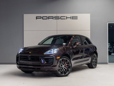 Certified 2026 Porsche Macan S AWD/4WD image 1