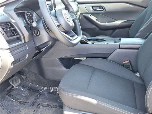 Used 2024 Nissan Rogue S FWD image 21