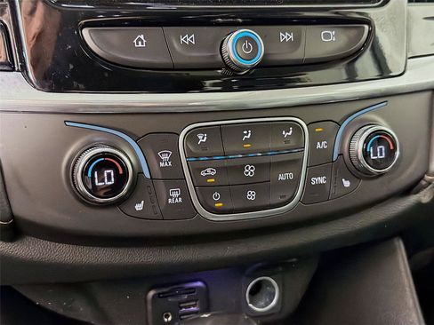 Used 2020 Chevrolet Traverse RS w/ LPO, Floor Liner Package AWD/4WD image 22
