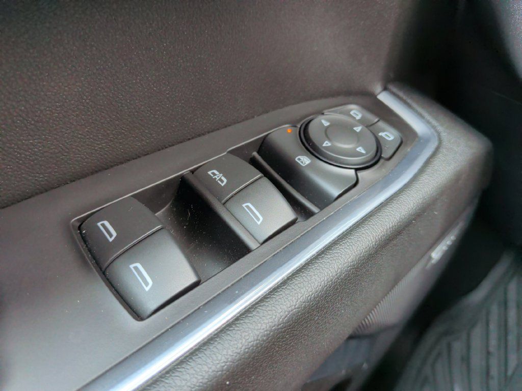 Used 2023 Chevrolet Silverado 1500 LT Trail Boss w/ LT Trail Boss Premium Package AWD/4WD image 29