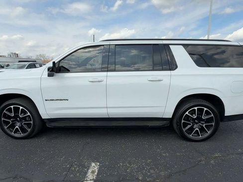 Used 2022 Chevrolet Suburban RST w/ Luxury Package AWD/4WD image 5