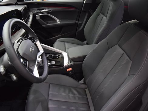 New 2025 Audi Q5 Premium image 4