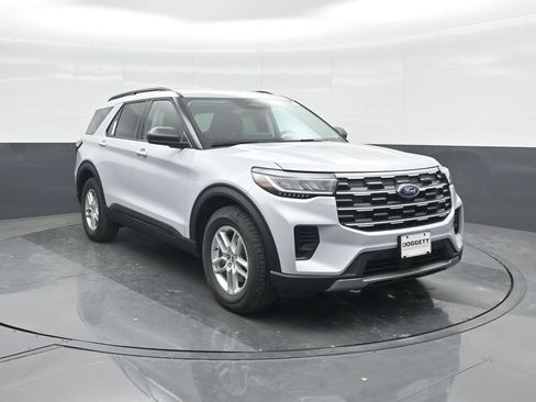 New 2026 Ford Explorer Active image 8