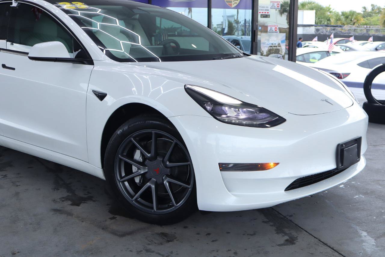 Used 2023 Tesla Model 3 Standard Range RWD image 2