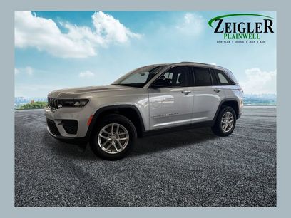 Used 2023 Jeep Grand Cherokee Laredo w/ Luxury Tech Group I