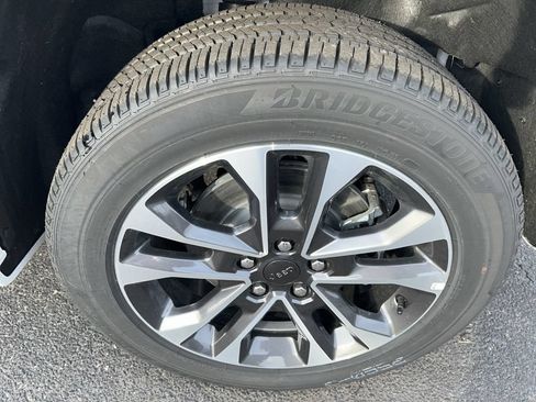 New 2024 Jeep Grand Cherokee Overland w/ Advanced Protech Group III AWD/4WD image 23