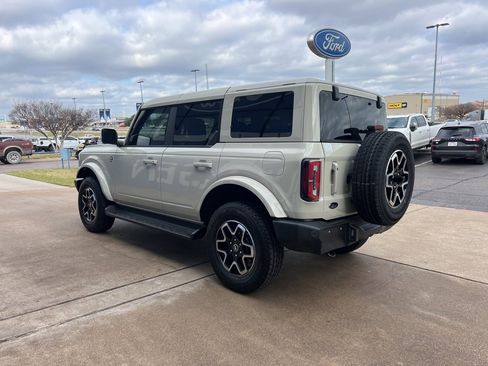 New 2025 Ford Bronco Outer Banks image 4