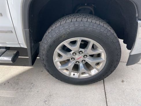 Used 2018 GMC Sierra 1500 SLT w/ SLT Premium Package image 23