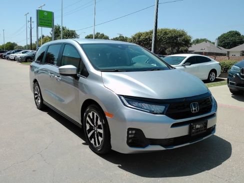Used 2025 Honda Odyssey EX-L image 4