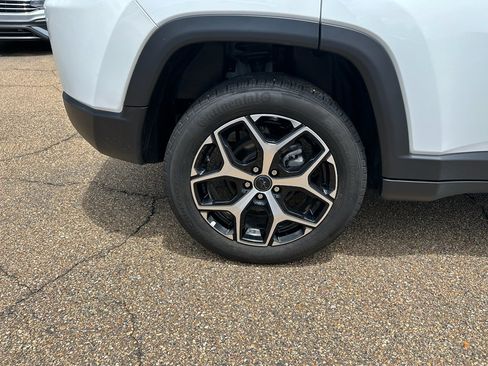 Used 2025 Jeep Compass Limited AWD/4WD image 5