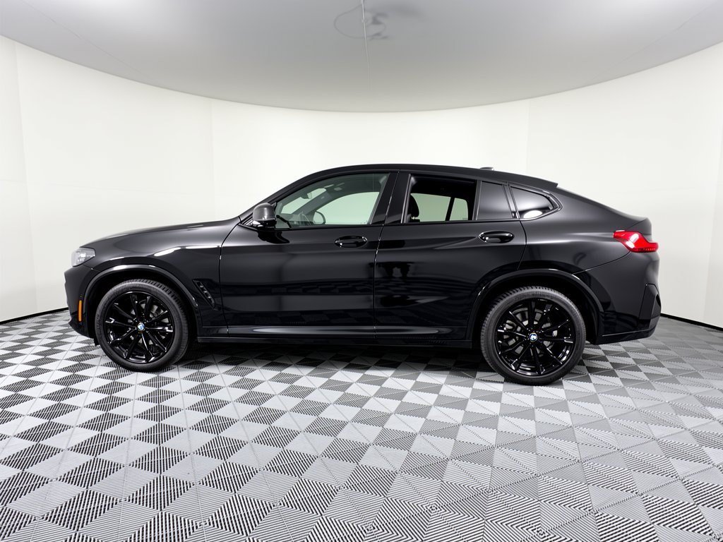 Used 2024 BMW X4 xDrive30i w/ M Sport Package AWD/4WD image 2
