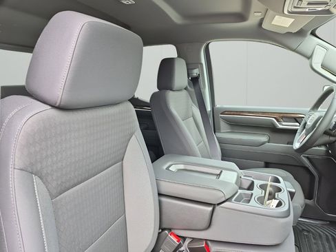 New 2026 GMC Sierra 1500 SLE w/ Preferred Package image 15