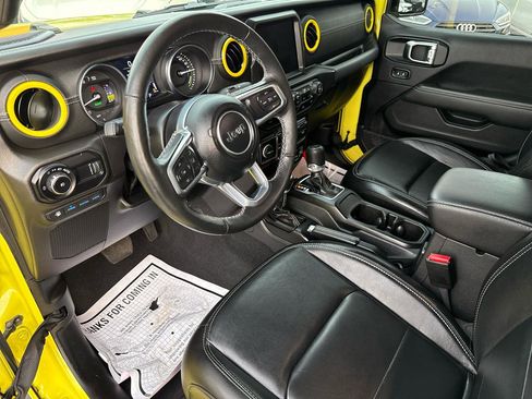 Used 2023 Jeep Wrangler Unlimited Sahara w/ Cold Weather Group image 27