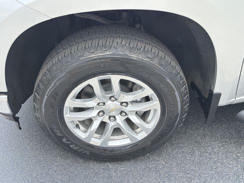 Used 2021 Chevrolet Silverado 1500 LT AWD/4WD image 11