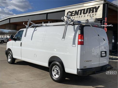 Used 2025 Chevrolet Express 2500 Extended w/ Communications Package image 7