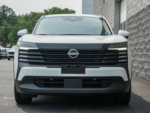 Used 2025 Nissan Kicks SV AWD/4WD image 3