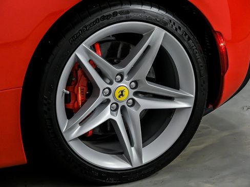 Used 2021 Ferrari SF90 Stradale image 19