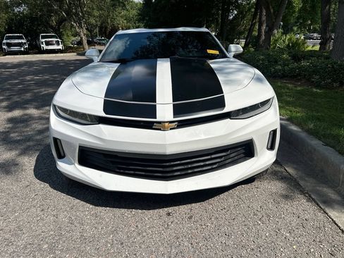 Used 2018 Chevrolet Camaro LT RWD image 3